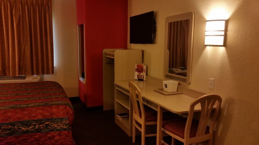 Motel 6 Humble, Tx - Houston International Airport Eksteriør bilde