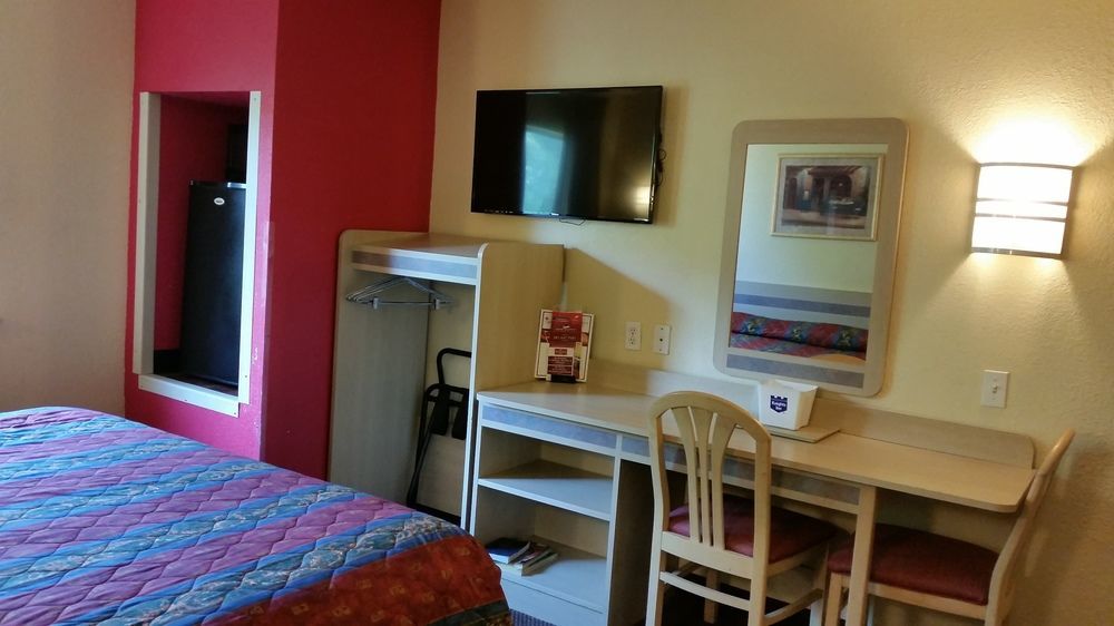 Motel 6 Humble, Tx - Houston International Airport Eksteriør bilde