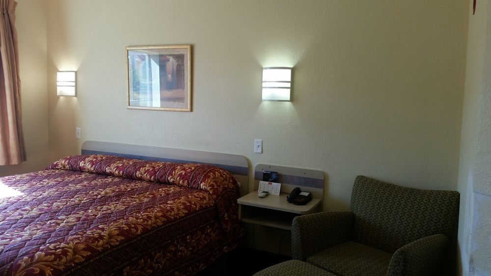 Motel 6 Humble, Tx - Houston International Airport Eksteriør bilde