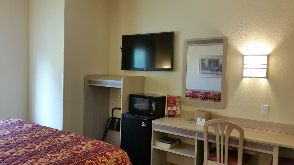 Motel 6 Humble, Tx - Houston International Airport Eksteriør bilde